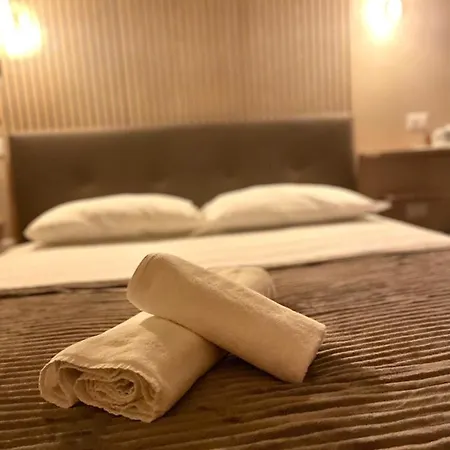 Bed & Breakfast Valentine's House *